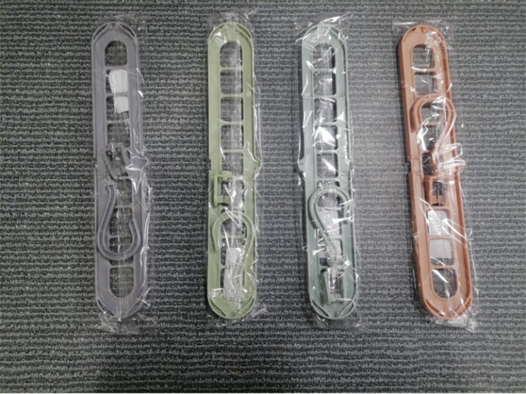 9-Hole Foldable Hanger