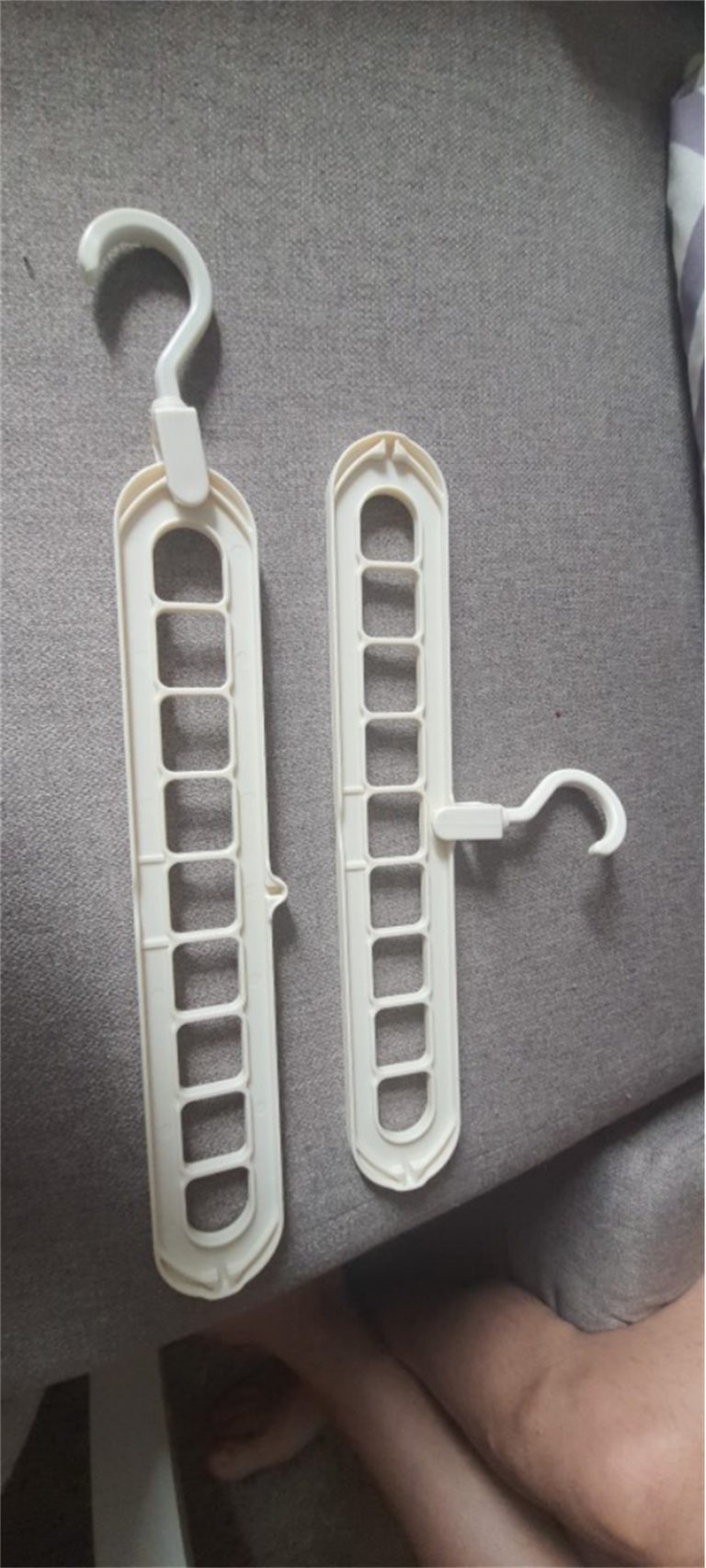 9-Hole Foldable Hanger