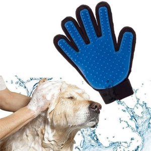 Pet grooming glove brush