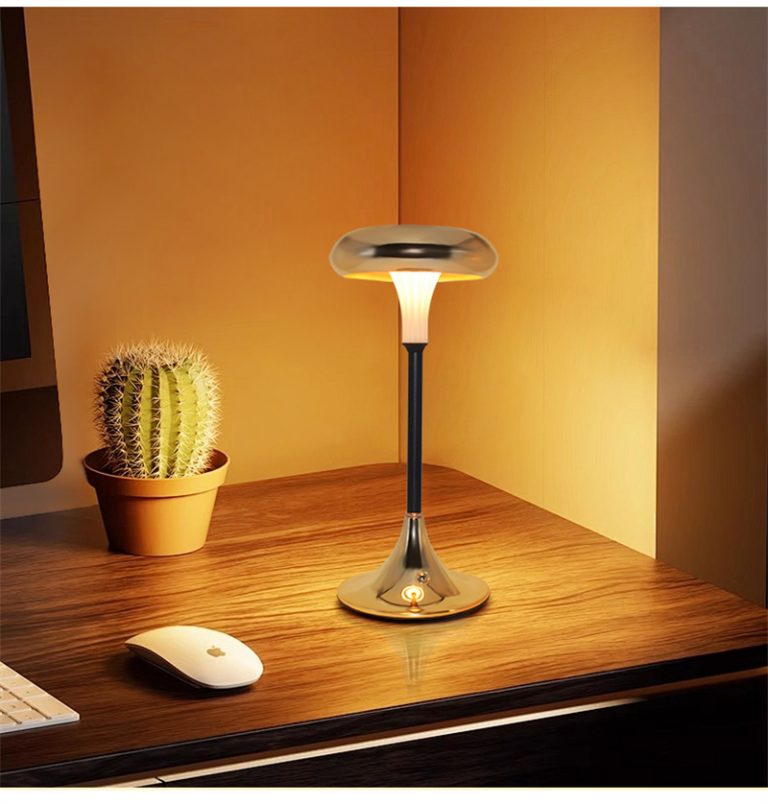 Cordless table lamp